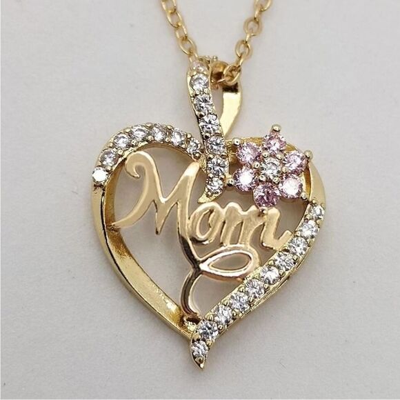 Elegant "MOM" Heart Shaped Pendant Necklace - Picture 1 of 11